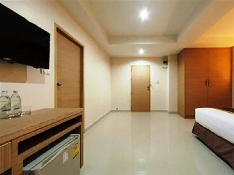 Gateway Hotel Pratunam Bangkok Exterior photo