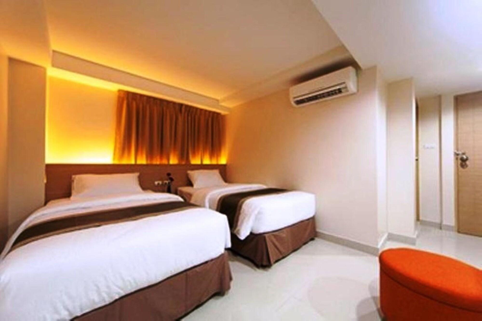 Gateway Hotel Pratunam Bangkok Exterior photo