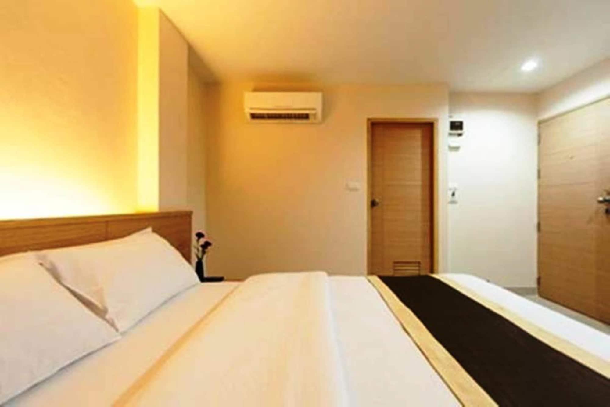Gateway Hotel Pratunam Bangkok Exterior photo